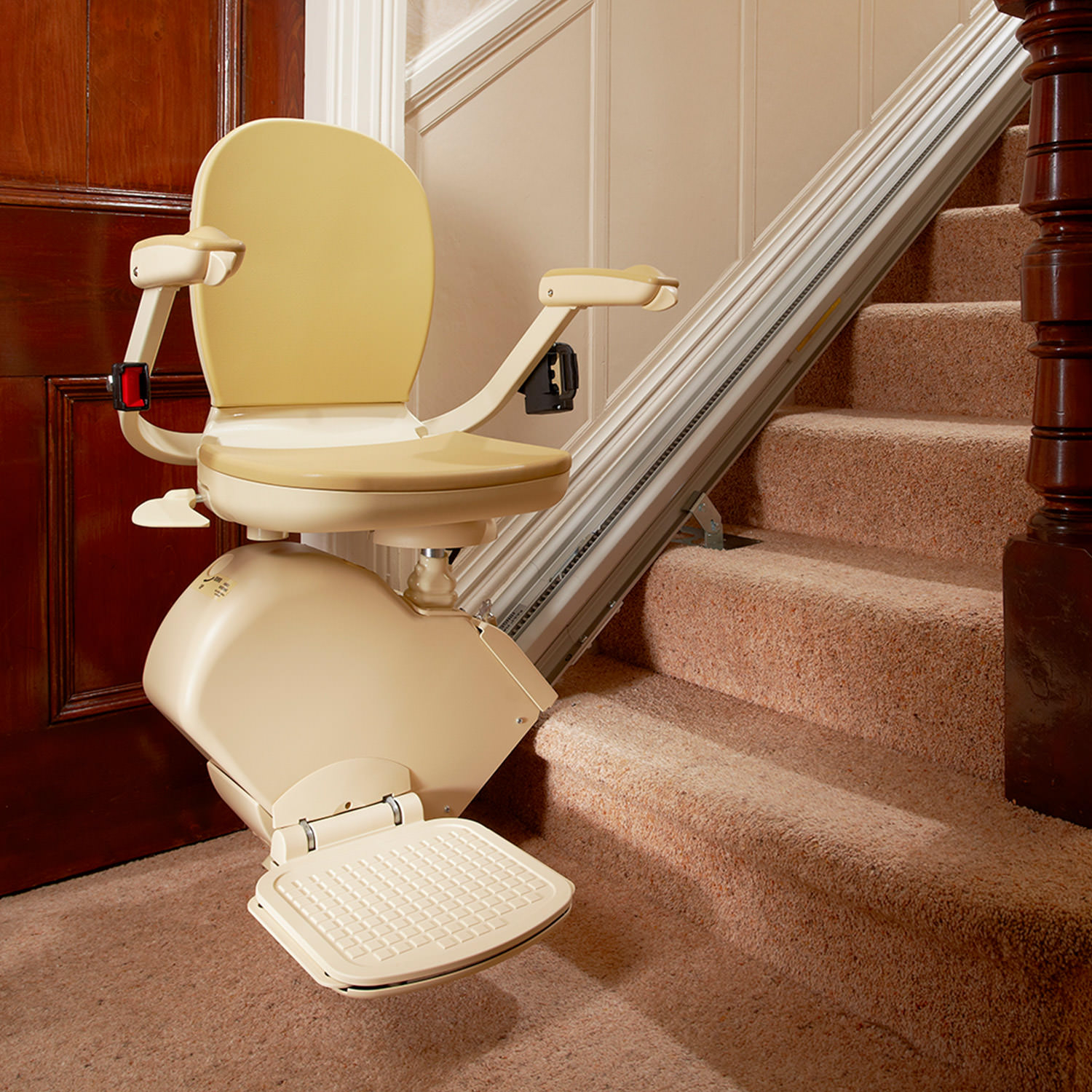 THE BROOKS 130 STRAIGHT STAIRLIFT